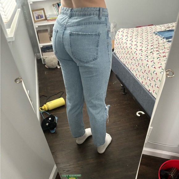 Light blue mom jeans from H&M. - Picture 2 of 5